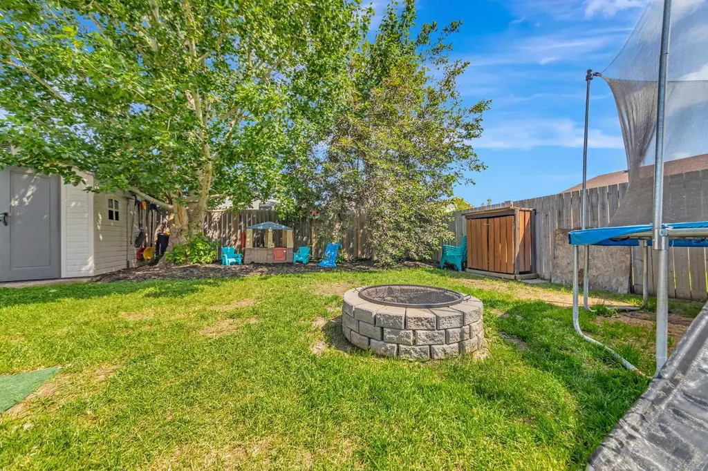 1505 49 Avenue Lloydminster SK S9V 2E7