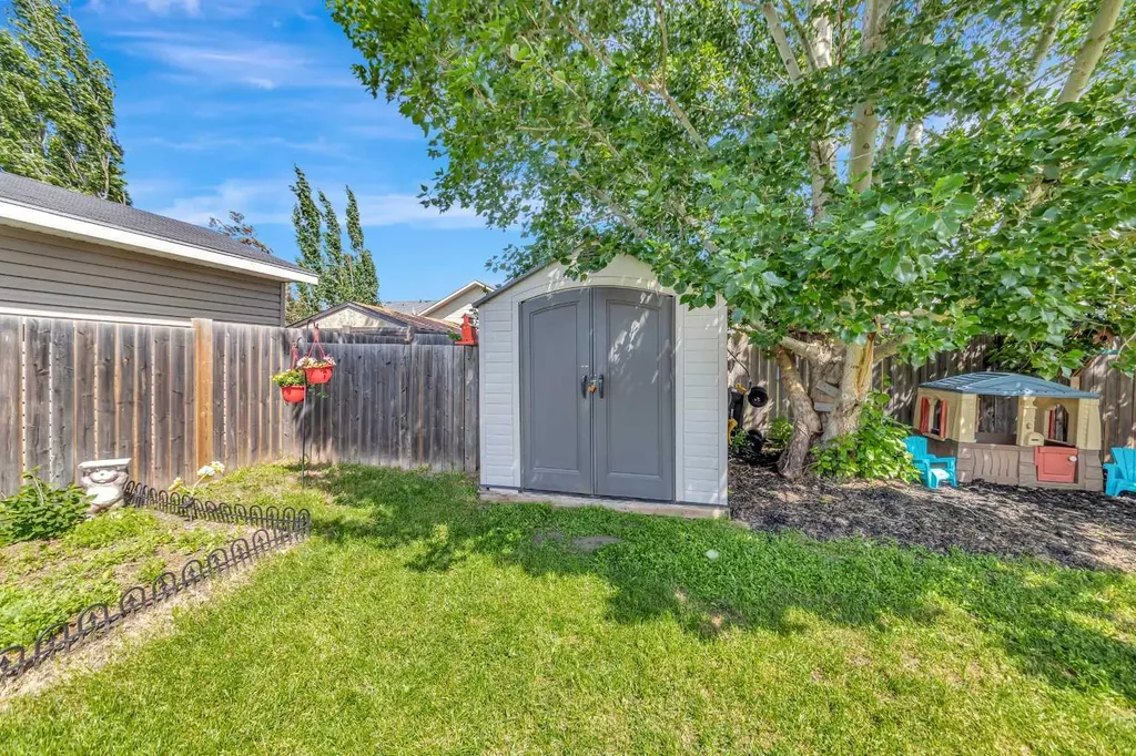 1505 49 Avenue Lloydminster SK S9V 2E7