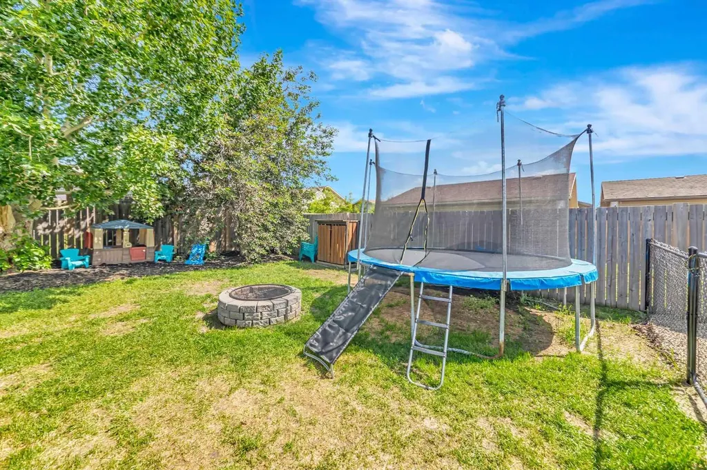 1505 49 Avenue Lloydminster SK S9V 2E7