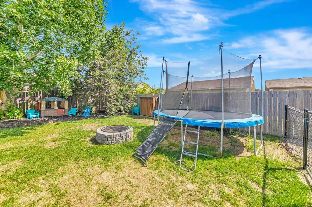 1505 49 Avenue Lloydminster SK S9V 2E7