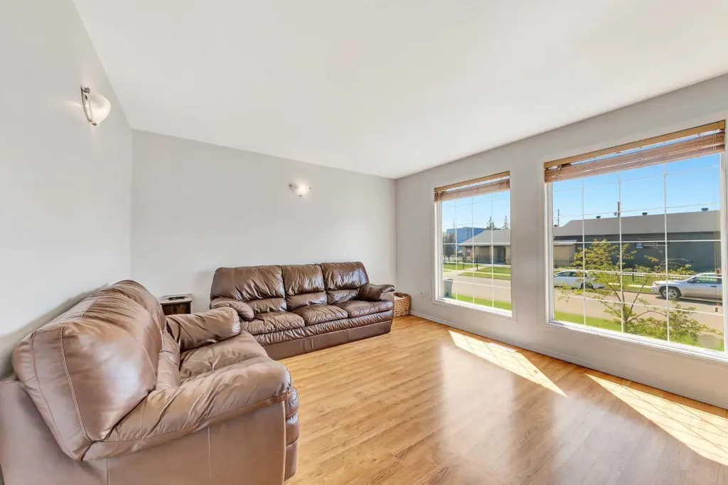 1505 49 Avenue Lloydminster SK S9V 2E7