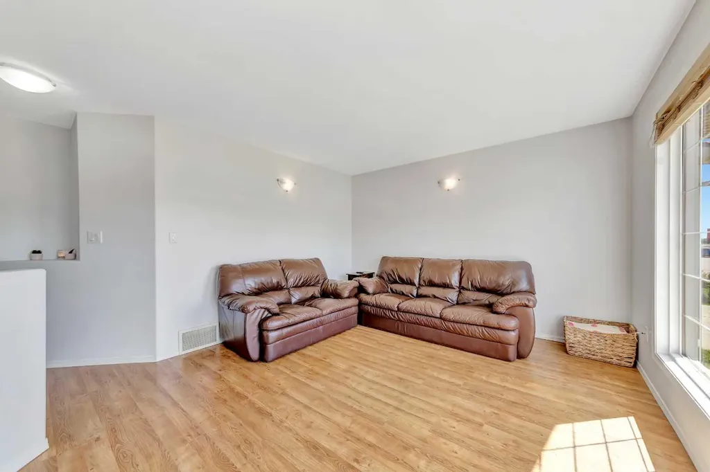1505 49 Avenue Lloydminster SK S9V 2E7