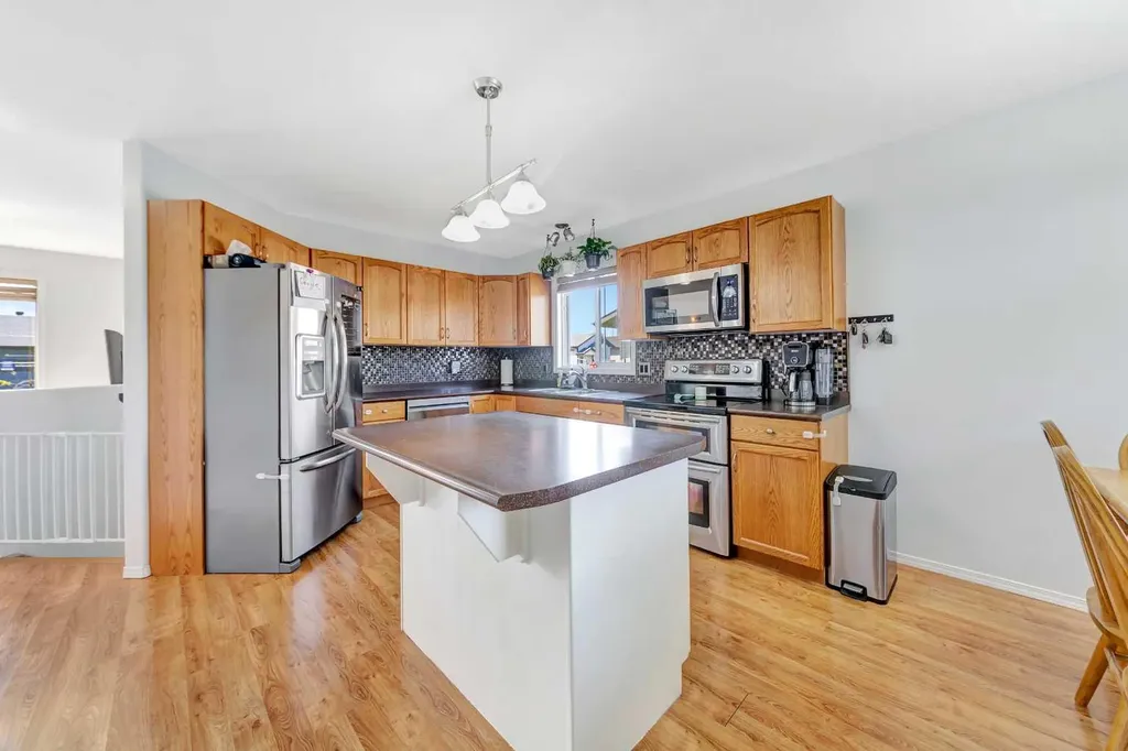 1505 49 Avenue Lloydminster SK S9V 2E7