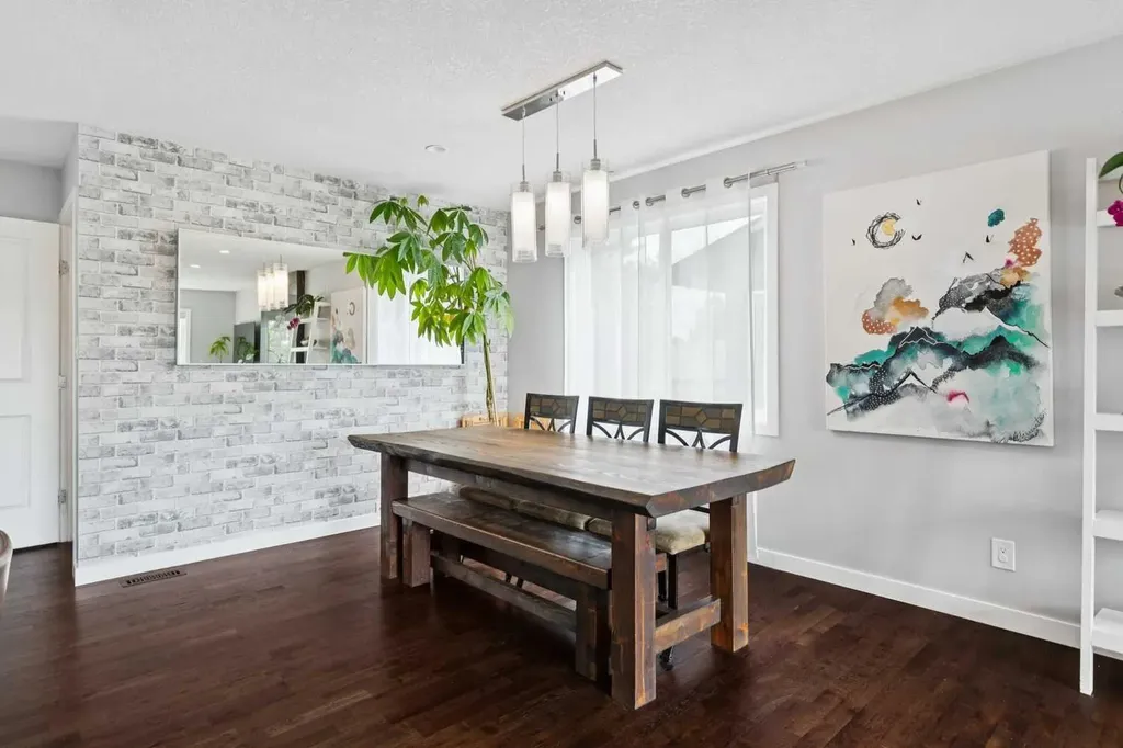 336 Norseman Road NW Calgary AB T2K 5M5