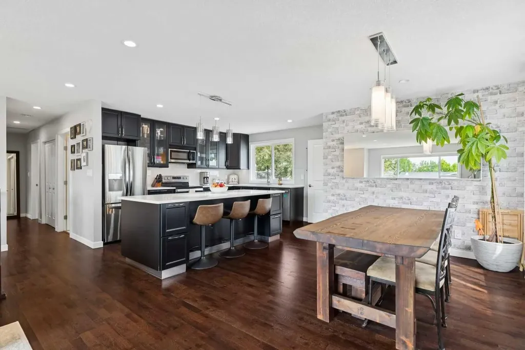 336 Norseman Road NW Calgary AB T2K 5M5