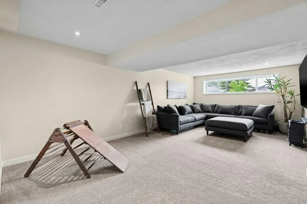 336 Norseman Road NW Calgary AB T2K 5M5
