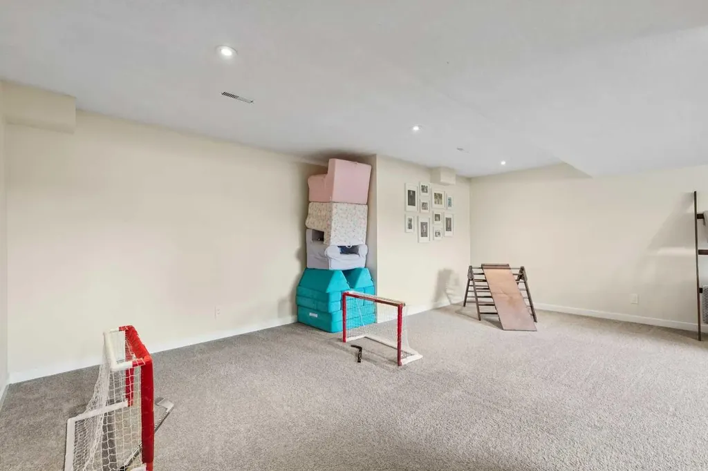 336 Norseman Road NW Calgary AB T2K 5M5
