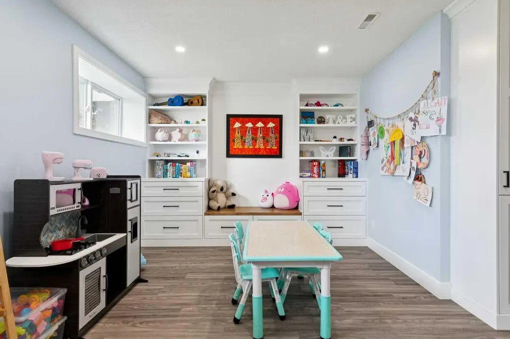 336 Norseman Road NW Calgary AB T2K 5M5