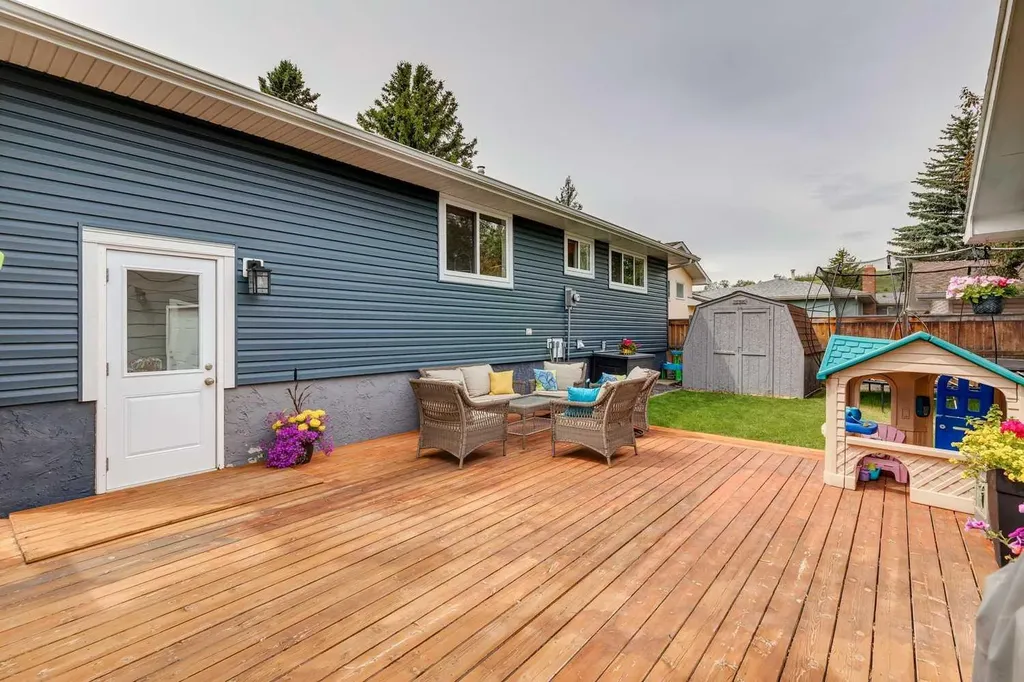 336 Norseman Road NW Calgary AB T2K 5M5