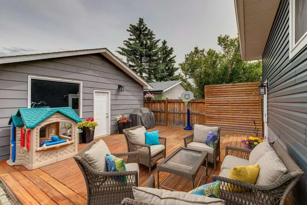 336 Norseman Road NW Calgary AB T2K 5M5