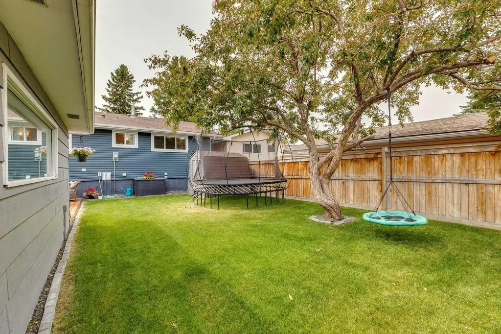 336 Norseman Road NW Calgary AB T2K 5M5