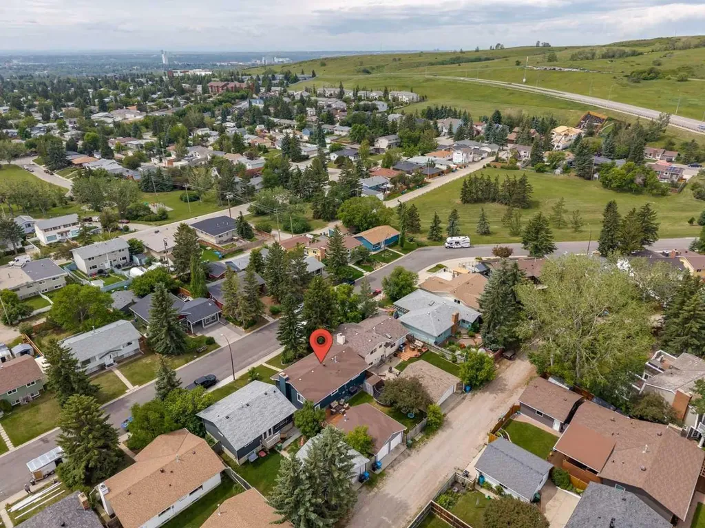 336 Norseman Road NW Calgary AB T2K 5M5