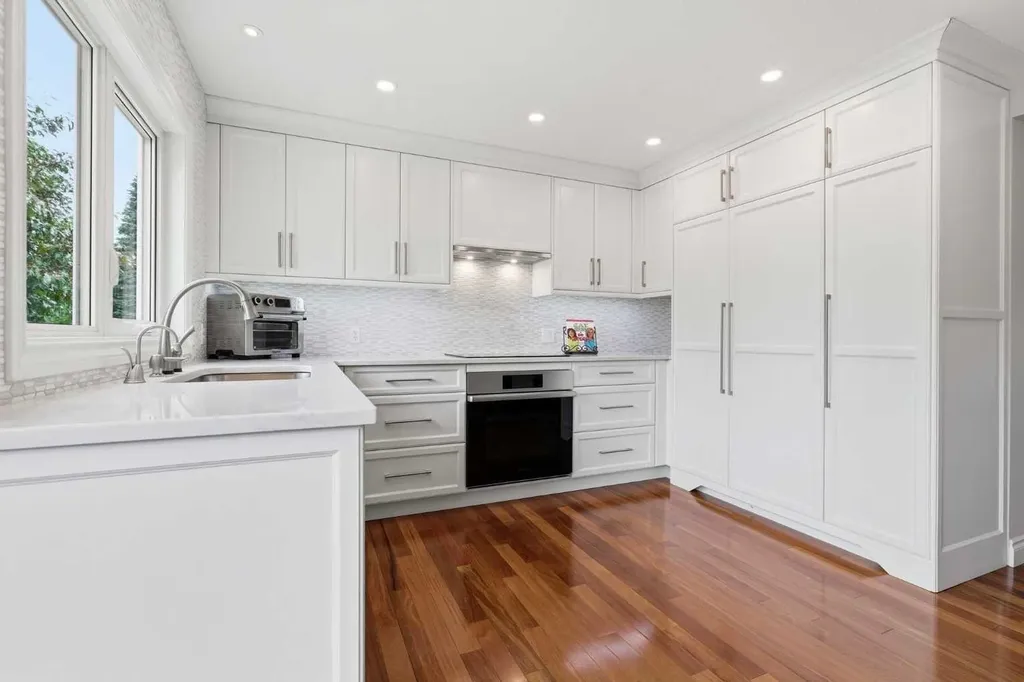 143 Douglasbank Place SE Calgary AB T2Z 2J4