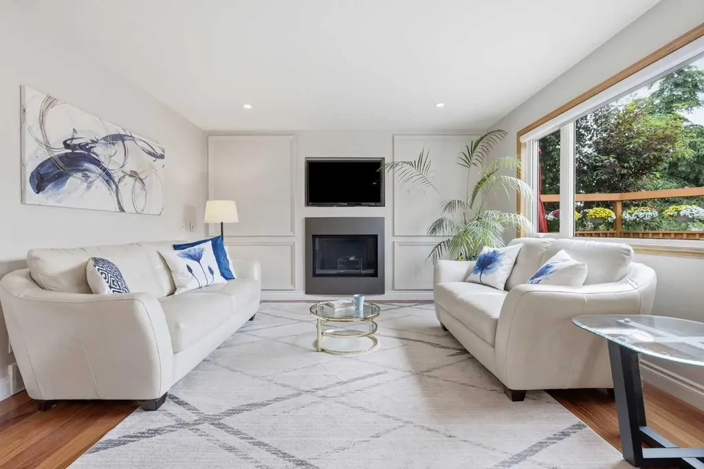 143 Douglasbank Place SE Calgary AB T2Z 2J4