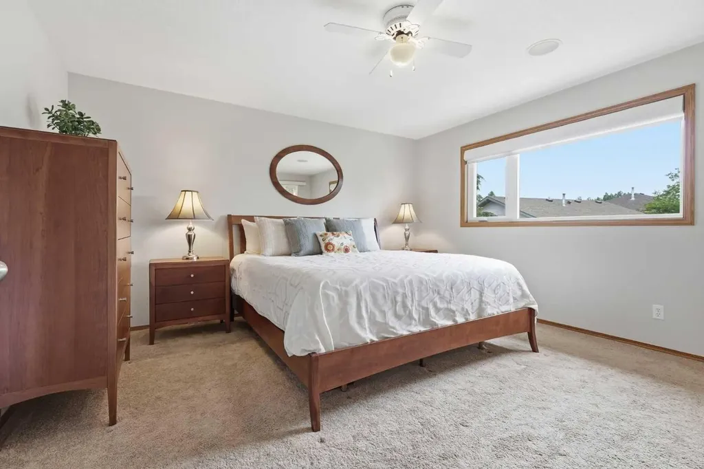 143 Douglasbank Place SE Calgary AB T2Z 2J4