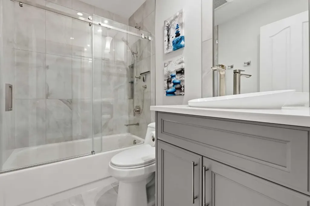 143 Douglasbank Place SE Calgary AB T2Z 2J4