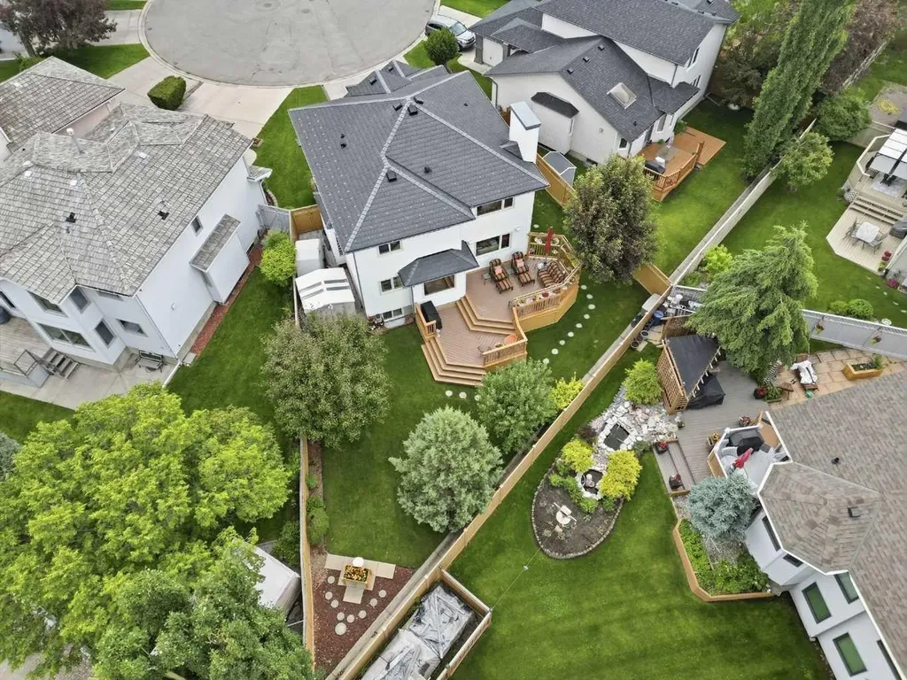 143 Douglasbank Place SE Calgary AB T2Z 2J4