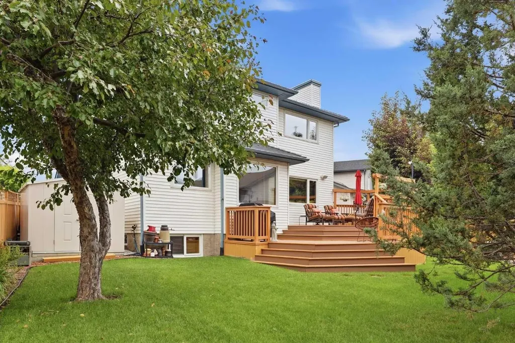 143 Douglasbank Place SE Calgary AB T2Z 2J4