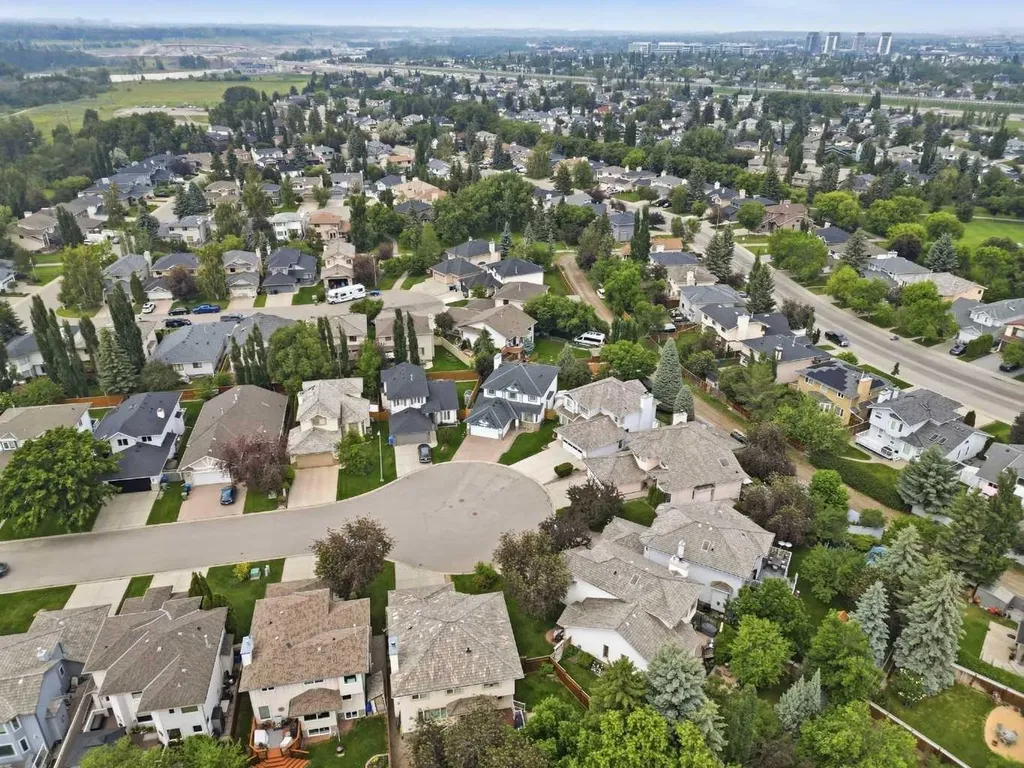143 Douglasbank Place SE Calgary AB T2Z 2J4