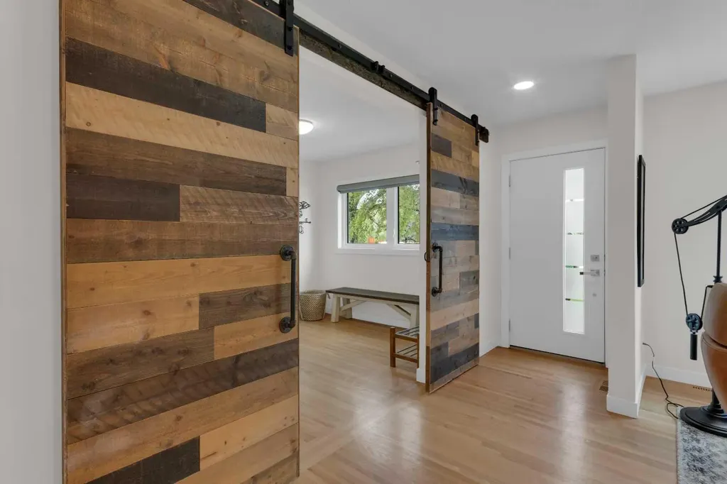 3 Wilshire Place SW Calgary AB T3C 3B9
