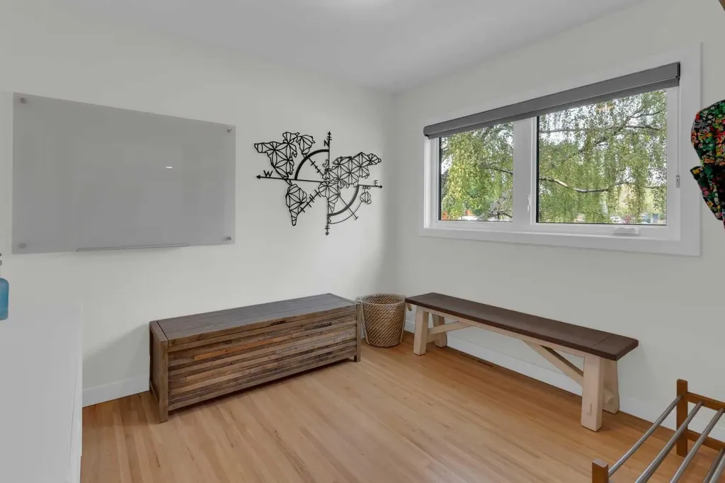 3 Wilshire Place SW Calgary AB T3C 3B9