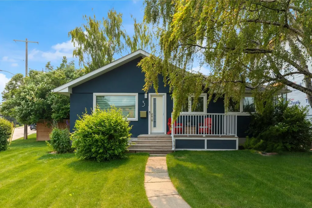 3 Wilshire Place SW Calgary AB T3C 3B9