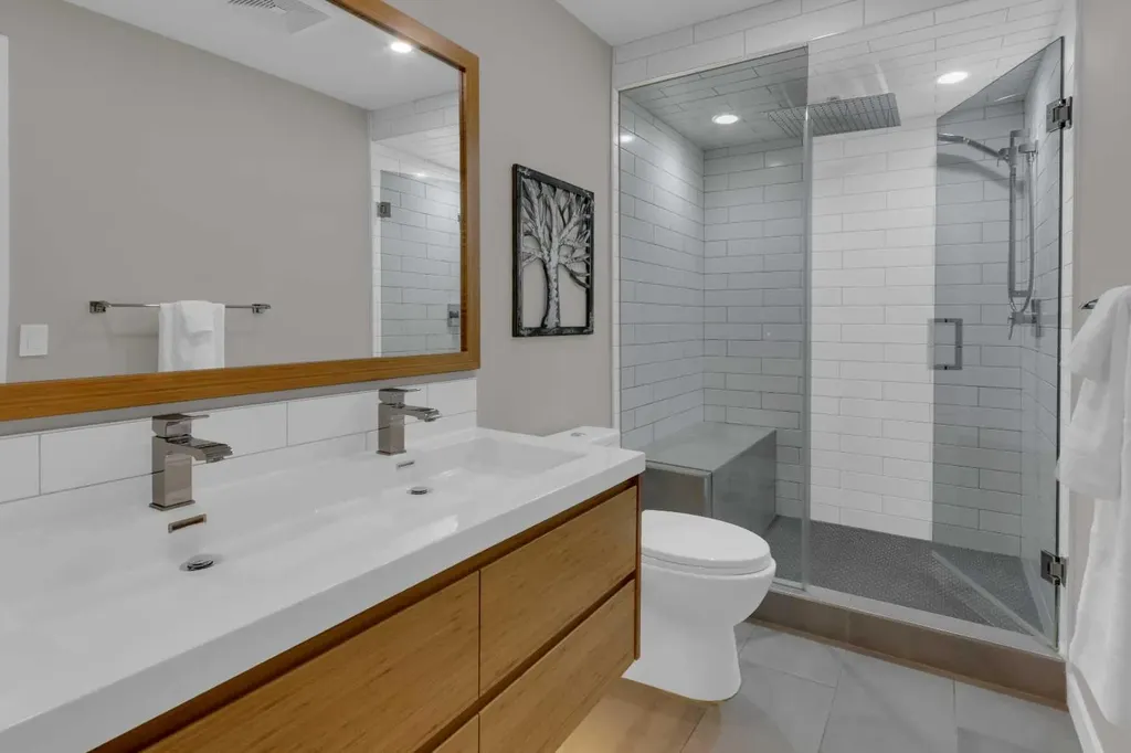 3 Wilshire Place SW Calgary AB T3C 3B9