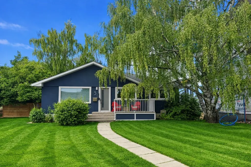 3 Wilshire Place SW Calgary AB T3C 3B9