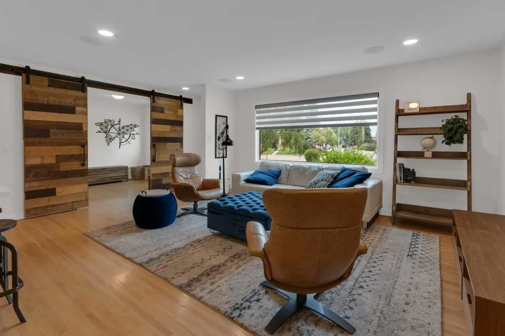 3 Wilshire Place SW Calgary AB T3C 3B9