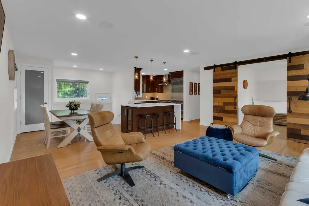 3 Wilshire Place SW Calgary AB T3C 3B9