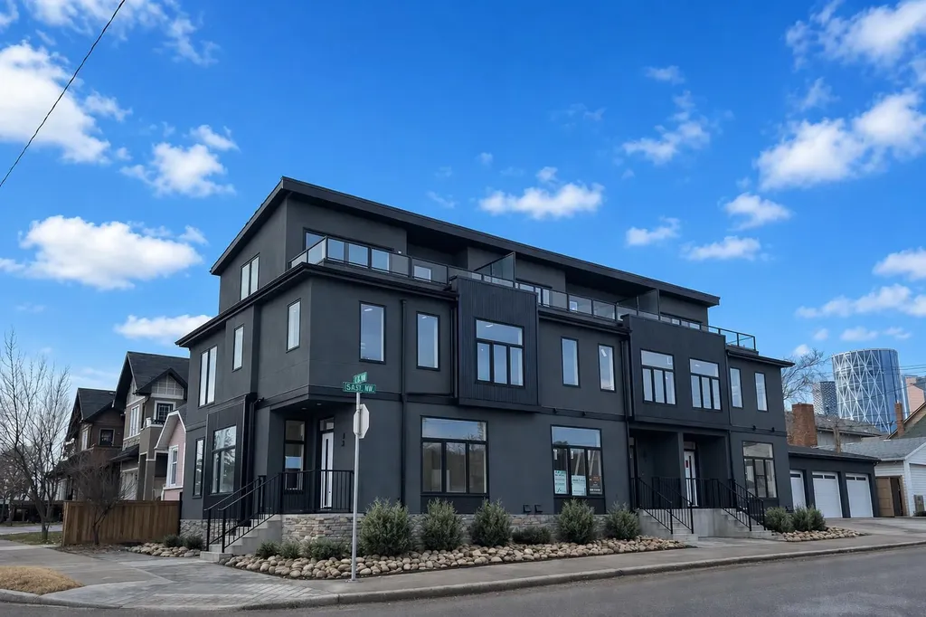 73 7 Street NE Calgary AB T2E4B6
