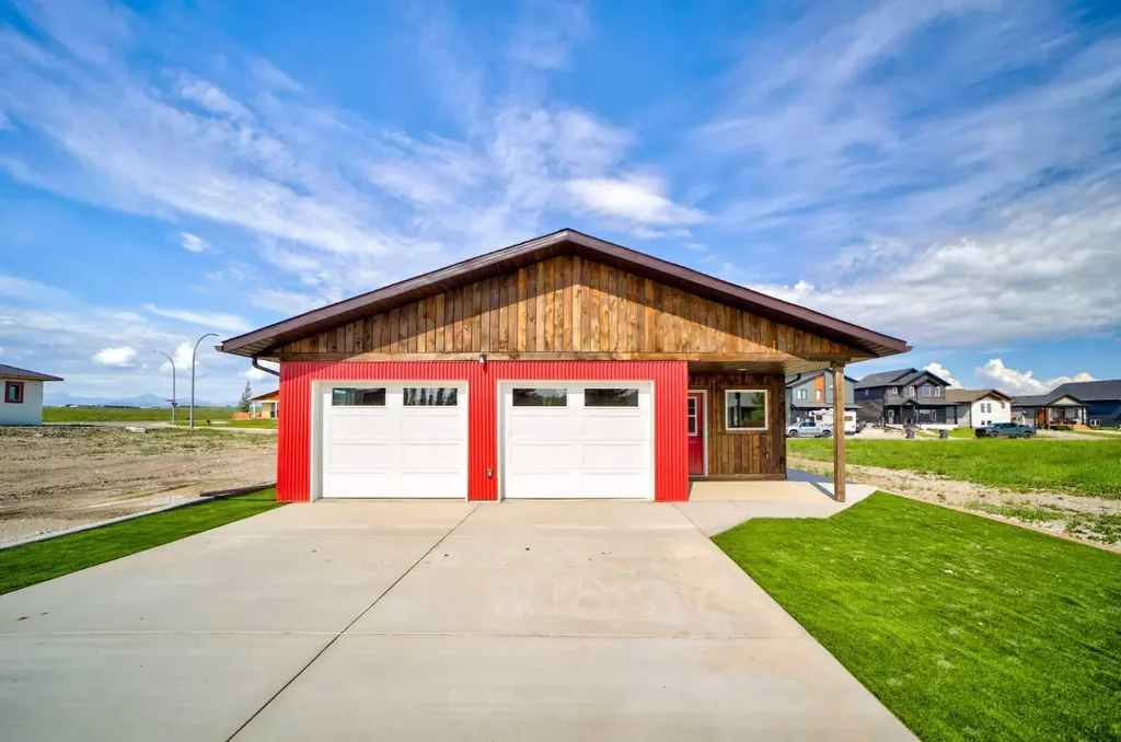 1007 Livingston Way Pincher Creek AB T0K 1W0
