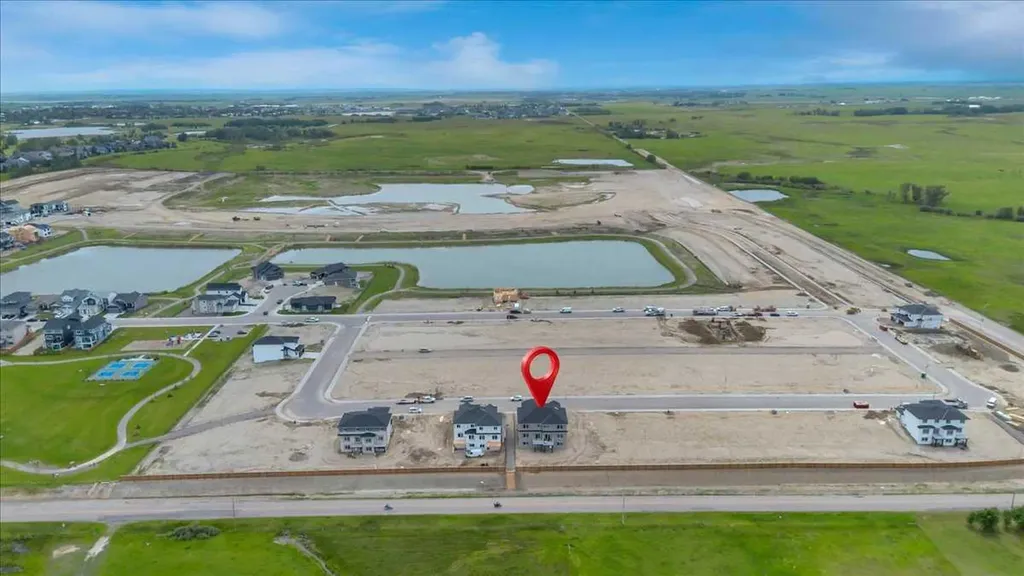 152 Lakewood Crescent Strathmore AB T0J 1Y0