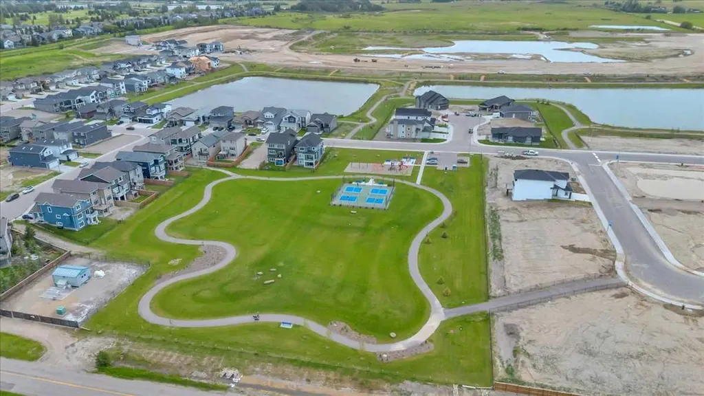 152 Lakewood Crescent Strathmore AB T0J 1Y0
