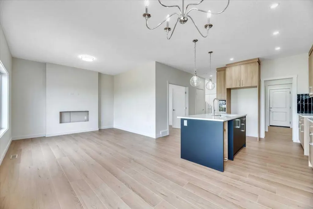 152 Lakewood Crescent Strathmore AB T0J 1Y0