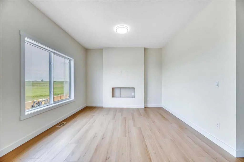 152 Lakewood Crescent Strathmore AB T0J 1Y0