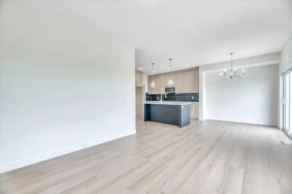 152 Lakewood Crescent Strathmore AB T0J 1Y0