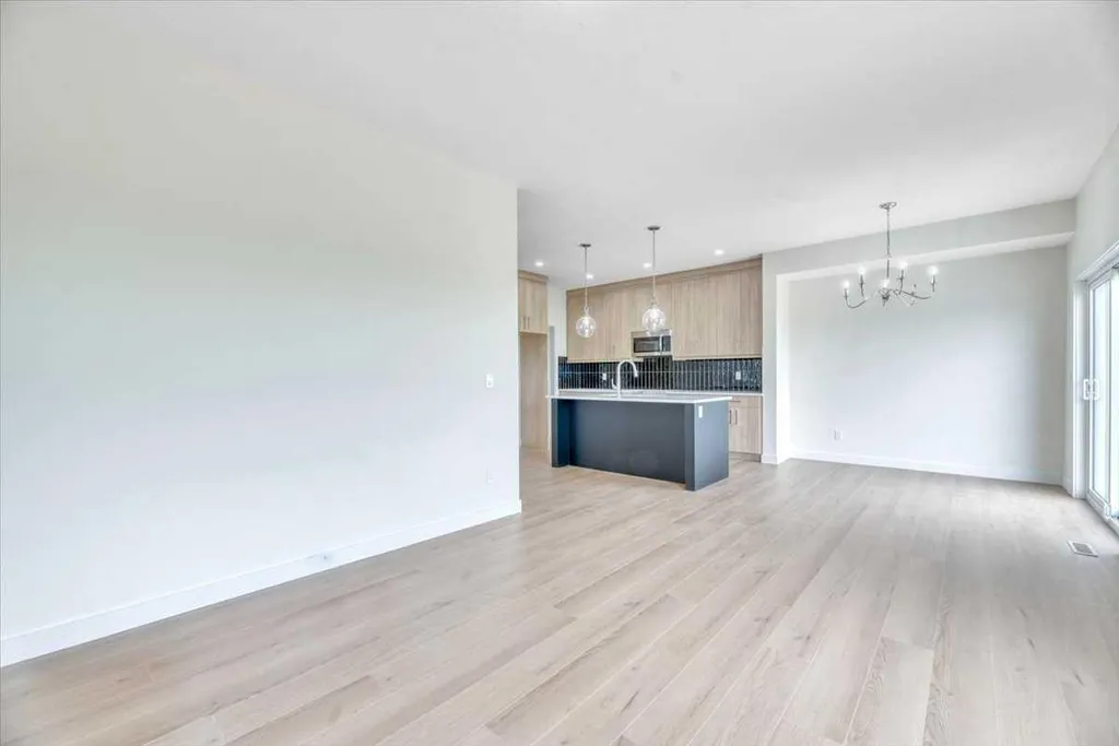152 Lakewood Crescent Strathmore AB T0J 1Y0