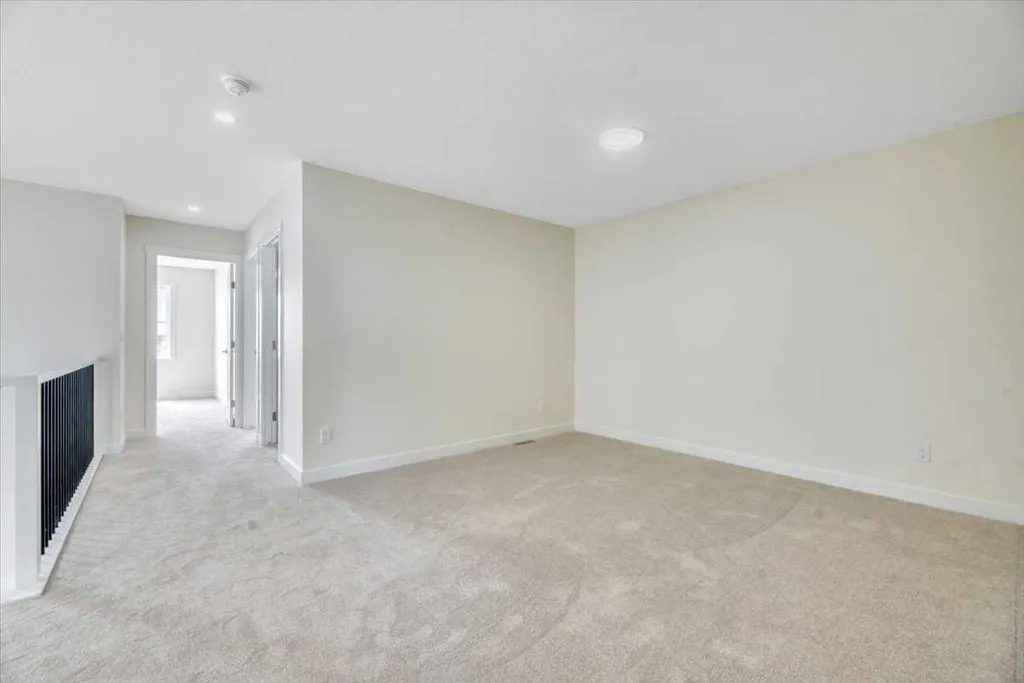 152 Lakewood Crescent Strathmore AB T0J 1Y0
