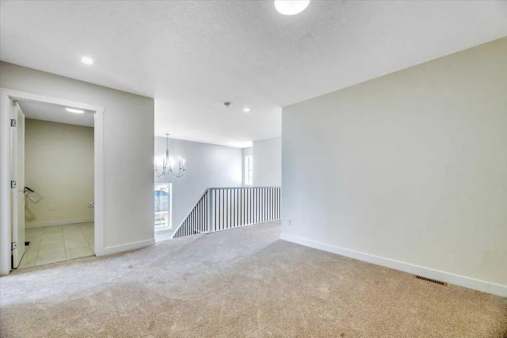 152 Lakewood Crescent Strathmore AB T0J 1Y0