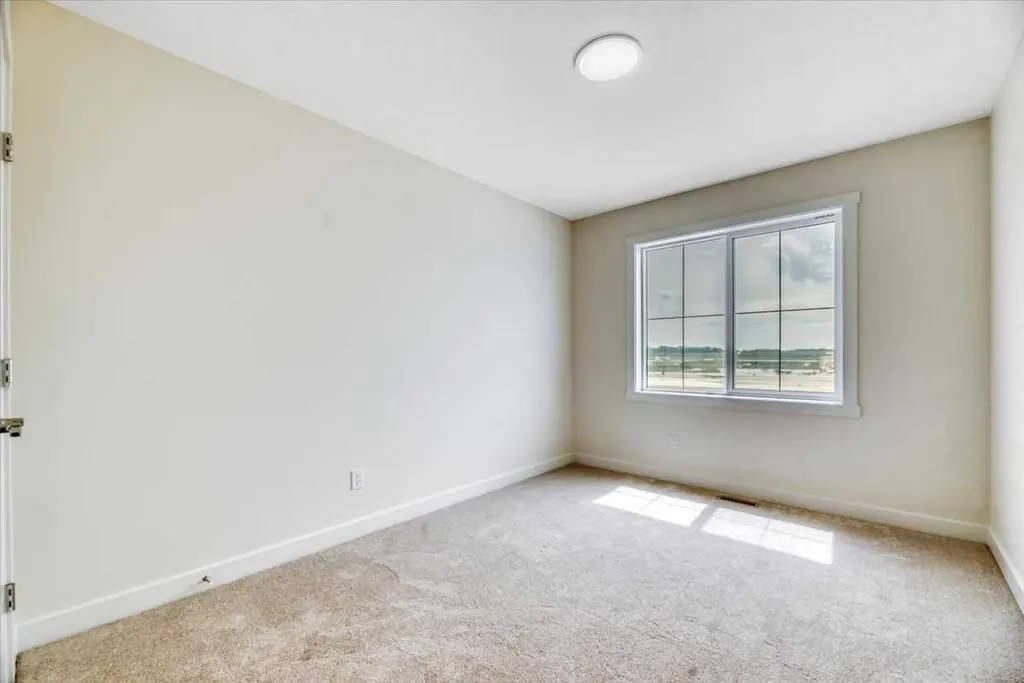 152 Lakewood Crescent Strathmore AB T0J 1Y0