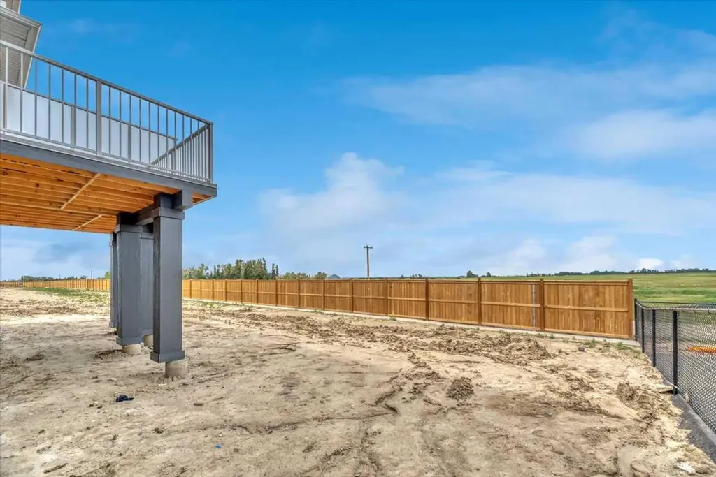 152 Lakewood Crescent Strathmore AB T0J 1Y0