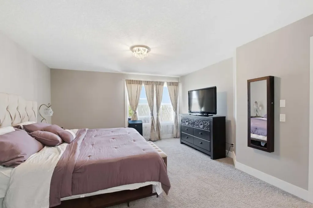 11 Marquis Crescent SE Calgary AB T3M 1X9