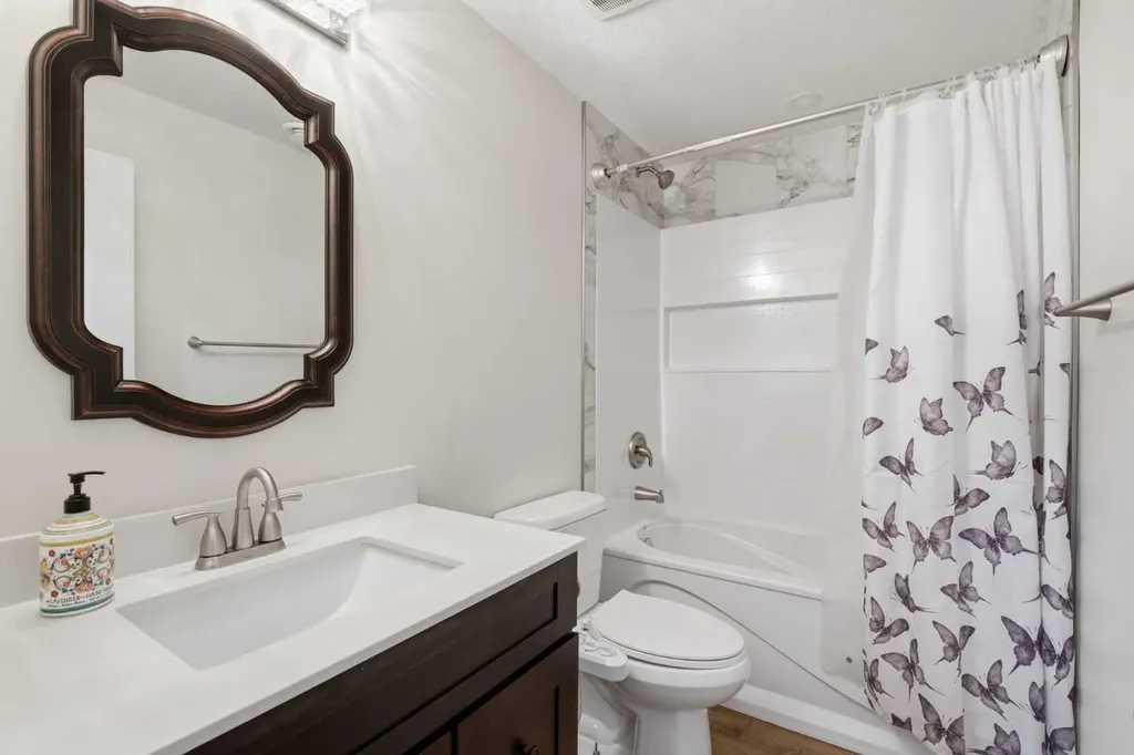 11 Marquis Crescent SE Calgary AB T3M 1X9