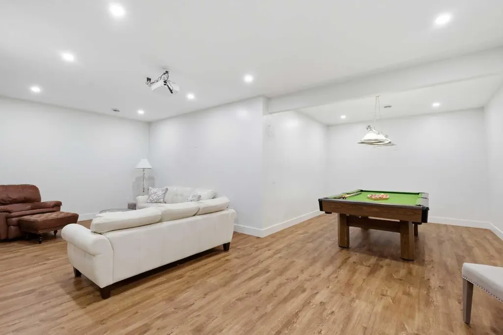 11 Marquis Crescent SE Calgary AB T3M 1X9