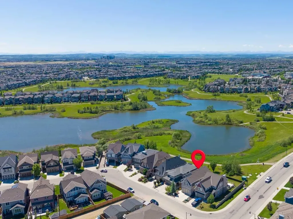 11 Marquis Crescent SE Calgary AB T3M 1X9