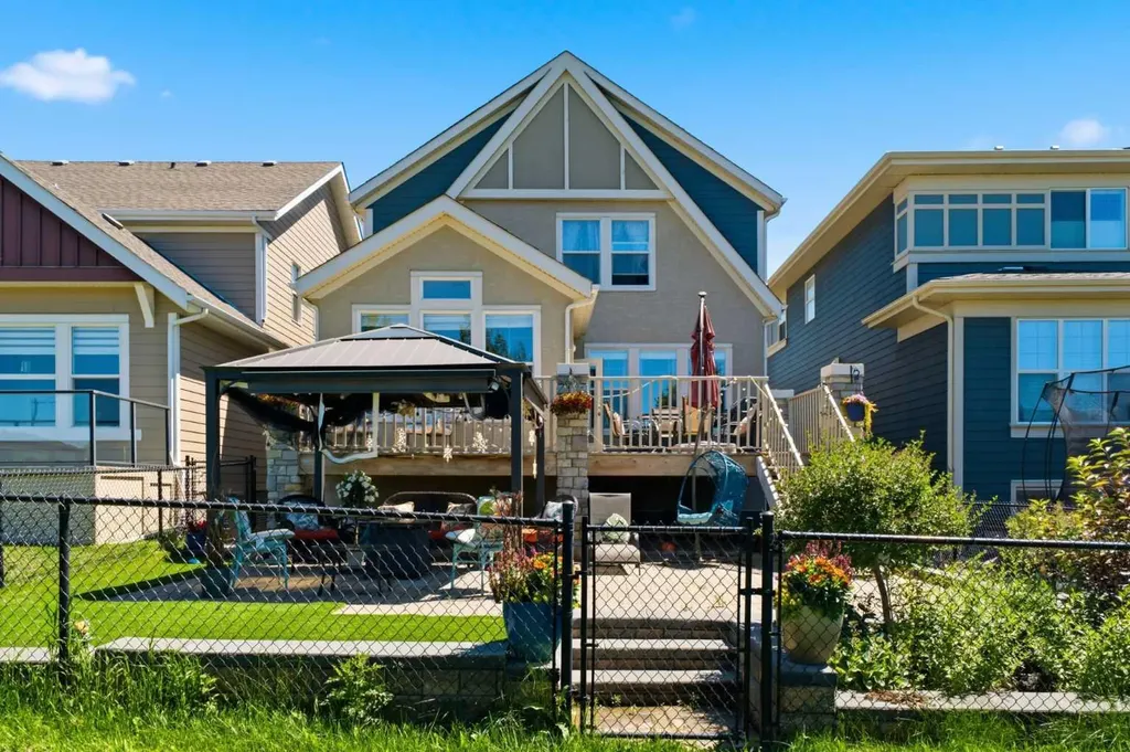 11 Marquis Crescent SE Calgary AB T3M 1X9