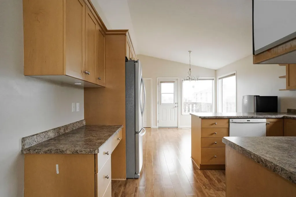 100 Philpott Bay Fort Mcmurray AB T9K 2T8