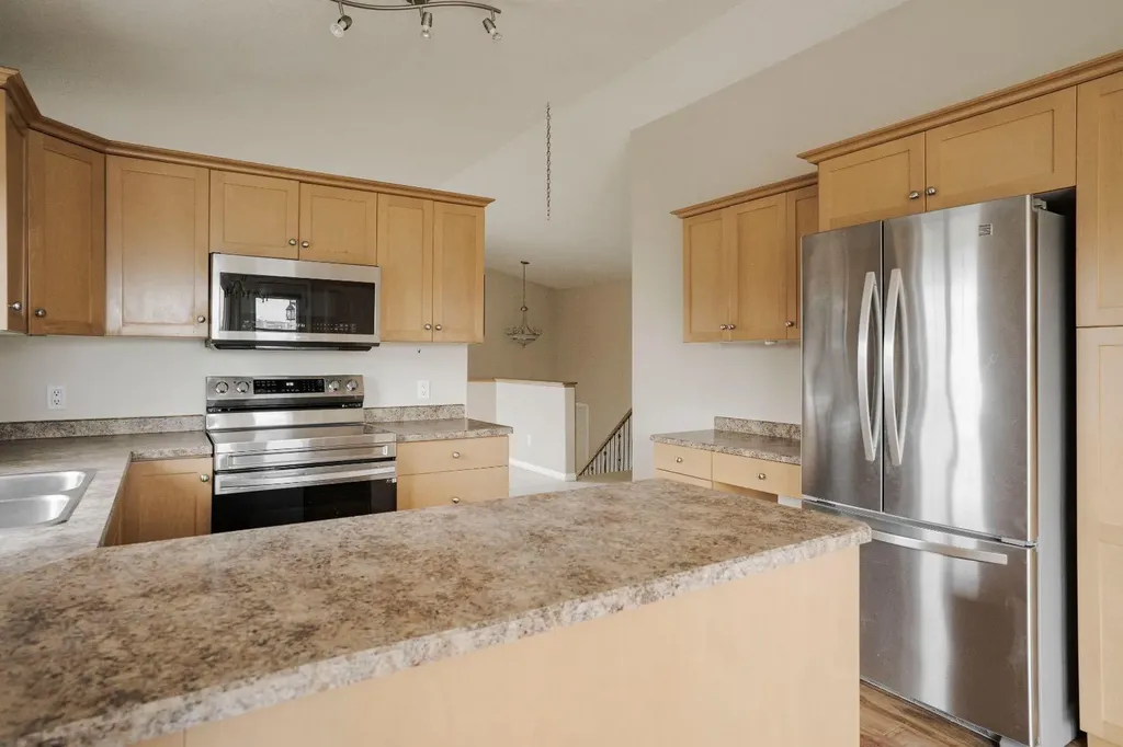 100 Philpott Bay Fort Mcmurray AB T9K 2T8
