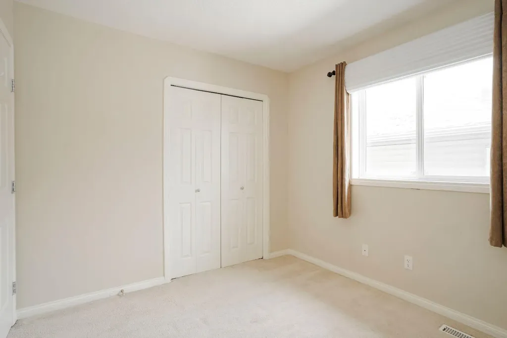100 Philpott Bay Fort Mcmurray AB T9K 2T8
